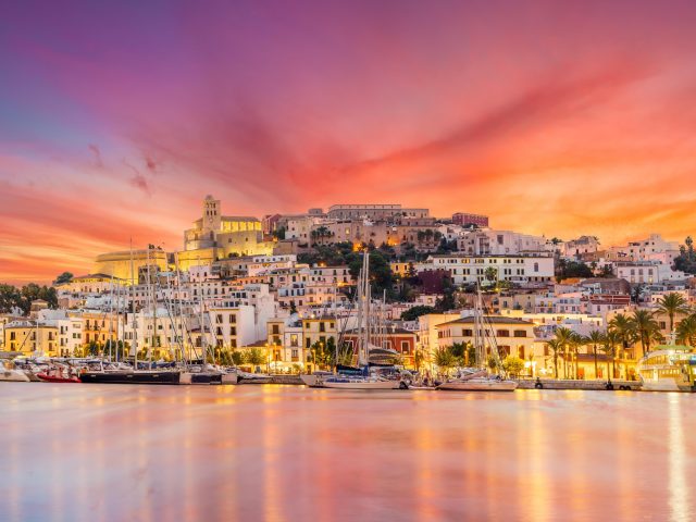 Ibiza y el encanto de cada punto cardinal, ¿en qué región invertir?