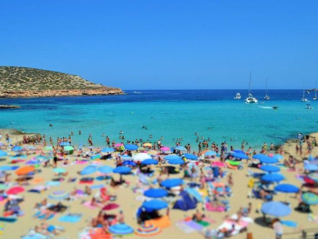 Con vistas a la temporada alta: gestión financiera en Ibiza