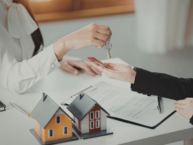 Consejos clave para una compraventa de inmueble segura en Ibiza