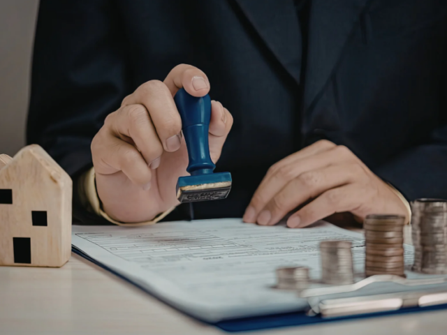 Qué revisar antes de firmar un contrato de arras en Ibiza